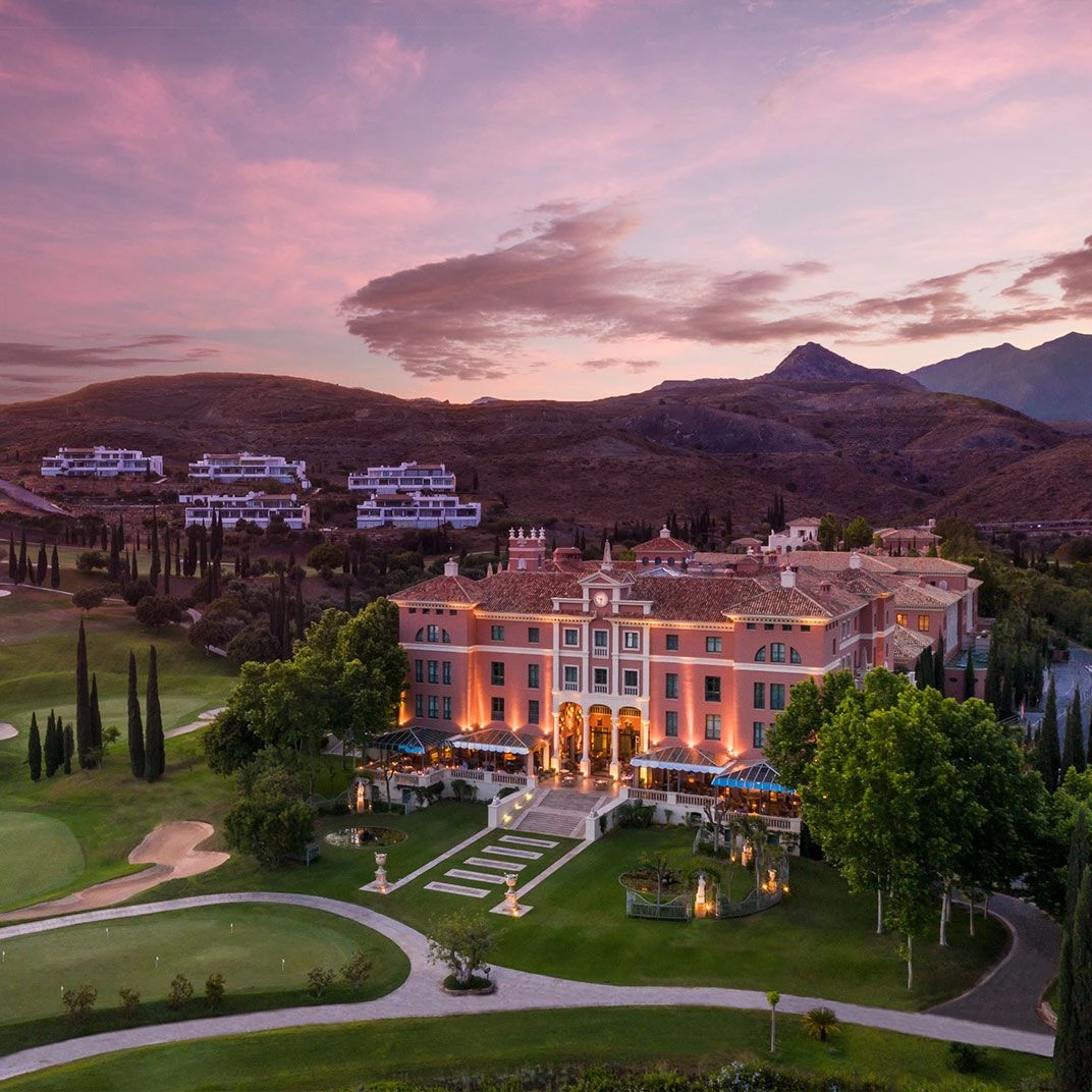 Anantara Villa Padierna Palace in Benahavís at sunset